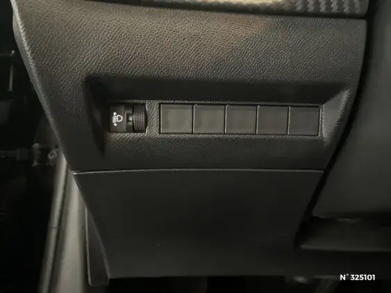 PEUGEOT 208 II - voiture d'occasion - Photo 15