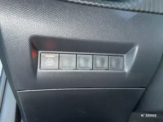 PEUGEOT 2008 II - voiture d'occasion - Photo 15