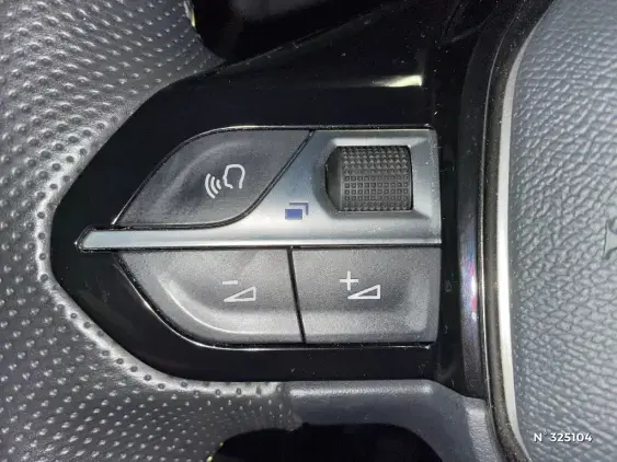 PEUGEOT 2008 II - voiture d'occasion - Photo 26