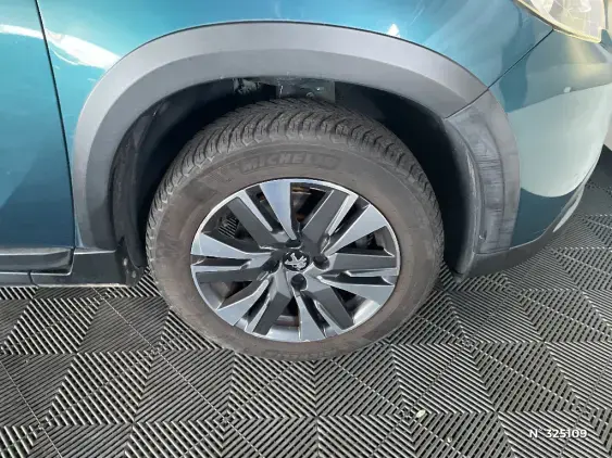 PEUGEOT 2008 - voiture d'occasion - Photo 8