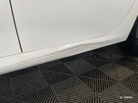 PEUGEOT 208 BUSINESS R II - voiture d'occasion - Photo 25