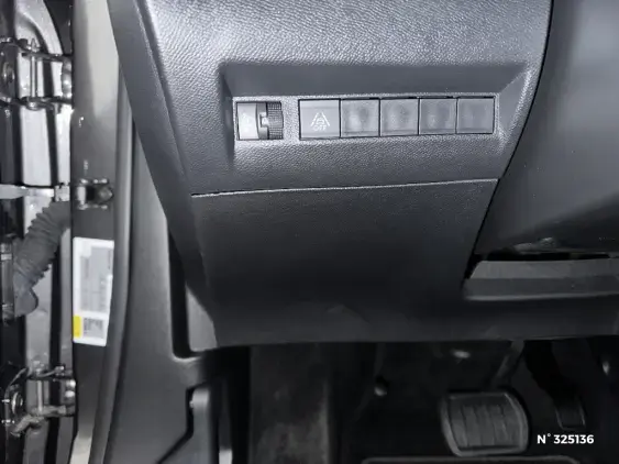 PEUGEOT 2008 II - voiture d'occasion - Photo 15