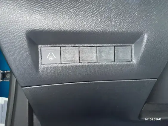 PEUGEOT 2008 II - voiture d'occasion - Photo 15