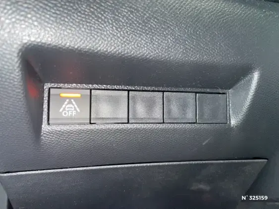 PEUGEOT 2008 II - voiture d'occasion - Photo 15