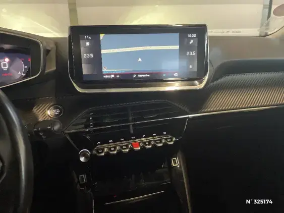 PEUGEOT 2008 II - voiture d'occasion - Photo 13