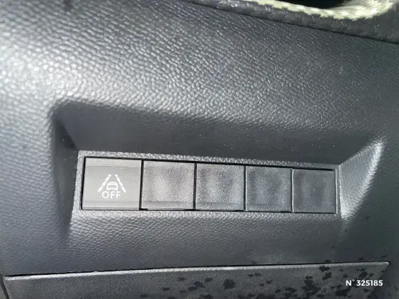 PEUGEOT 2008 II - voiture d'occasion - Photo 15