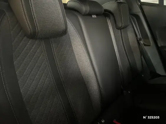 PEUGEOT 2008 II - voiture d'occasion - Photo 10