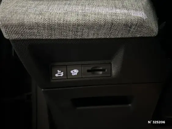 PEUGEOT 3008 III - voiture d'occasion - Photo 15