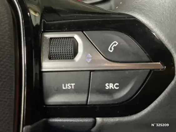 PEUGEOT 2008 II - voiture d'occasion - Photo 26