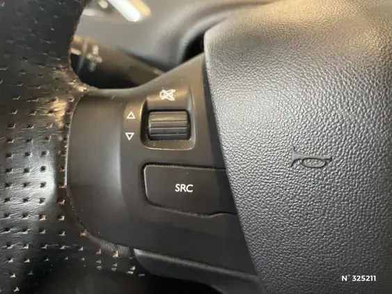 PEUGEOT 208 - voiture d'occasion - Photo 25