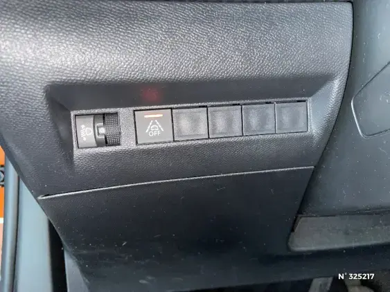 PEUGEOT 2008 ELECTRIQUE II - voiture d'occasion - Photo 15