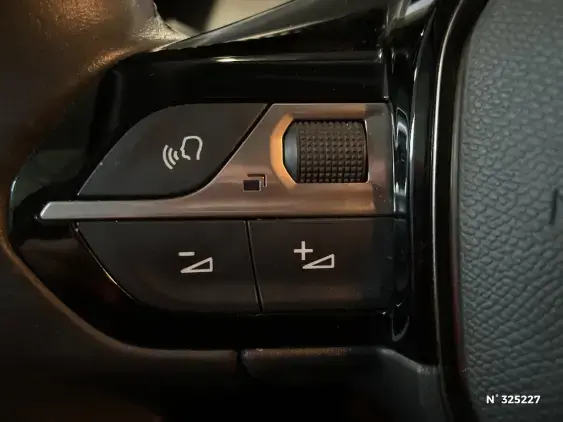 PEUGEOT 2008 II - voiture d'occasion - Photo 25