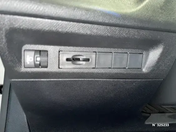 PEUGEOT 308 III - voiture d'occasion - Photo 15