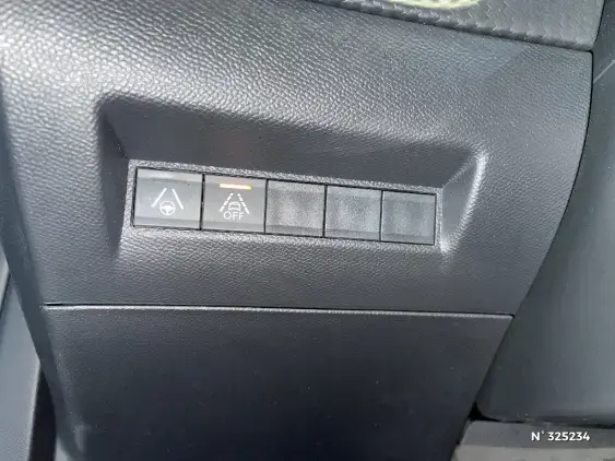 PEUGEOT 2008 II - voiture d'occasion - Photo 15