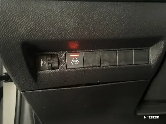 PEUGEOT 208 ELECTRIQUE II - voiture d'occasion - Photo 14