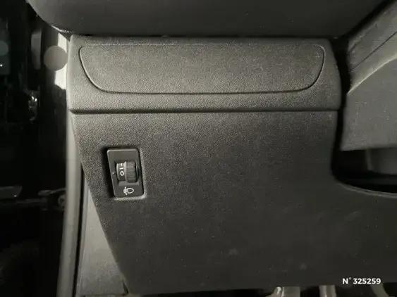 PEUGEOT 208 - voiture d'occasion - Photo 14