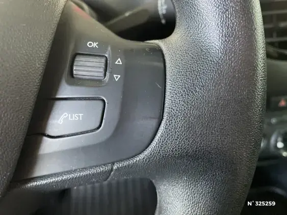 PEUGEOT 208 - voiture d'occasion - Photo 24