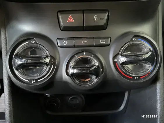 PEUGEOT 208 - voiture d'occasion - Photo 26