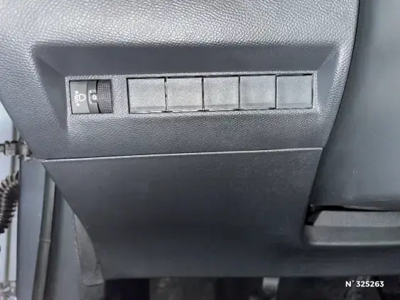 PEUGEOT 208 II - voiture d'occasion - Photo 15