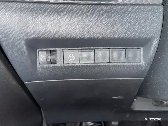 PEUGEOT 208 II - voiture d'occasion - Photo 14