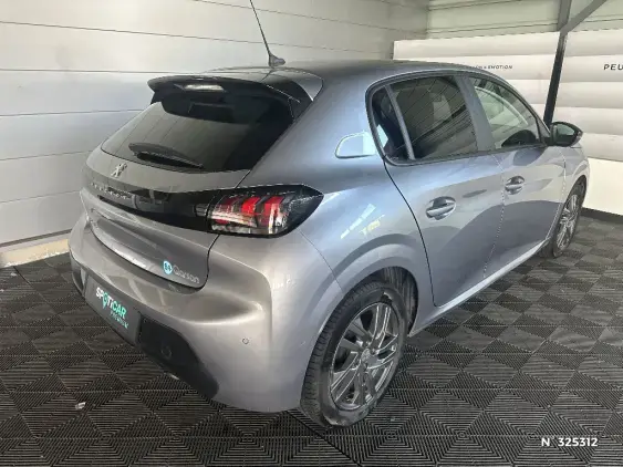 PEUGEOT 208 BUSINESS R II - voiture d'occasion - Photo 4