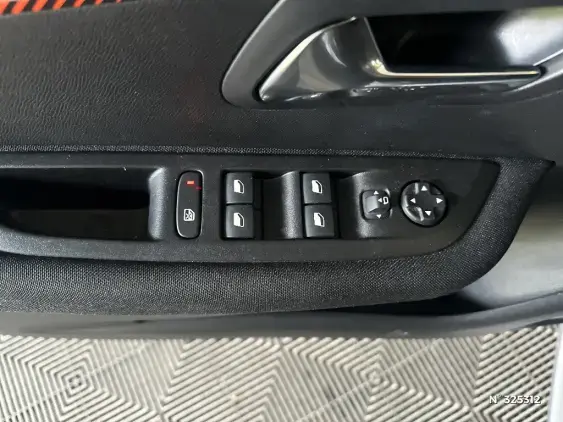 PEUGEOT 208 BUSINESS R II - voiture d'occasion - Photo 30