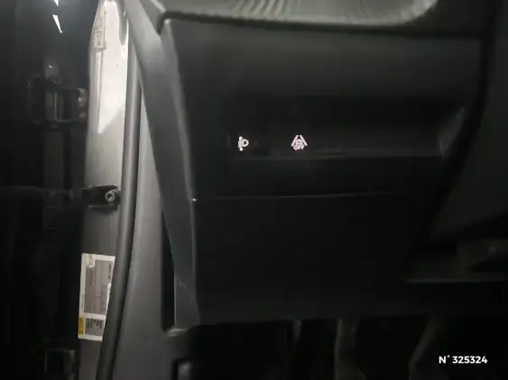 PEUGEOT 2008 II - voiture d'occasion - Photo 15