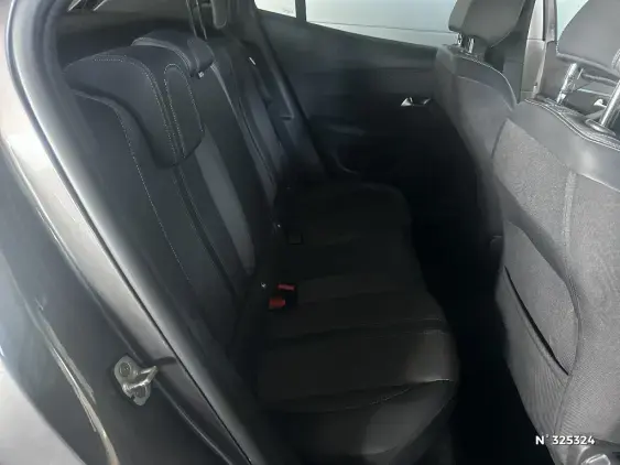 PEUGEOT 2008 II - voiture d'occasion - Photo 11