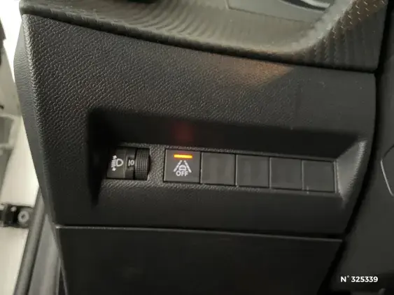 PEUGEOT 208 ELECTRIQUE II - voiture d'occasion - Photo 15