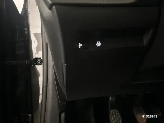 PEUGEOT 208 BUSINESS R II - voiture d'occasion - Photo 15