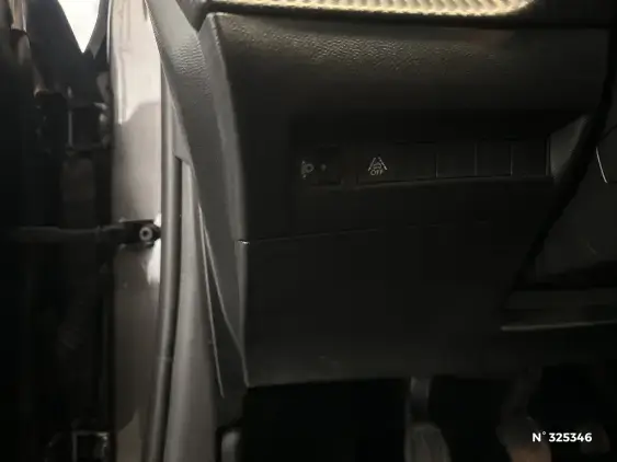 PEUGEOT 208 BUSINESS R II - voiture d'occasion - Photo 15