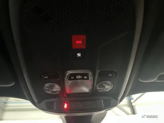 PEUGEOT 2008 ELECTRIQUE II - voiture d'occasion - Photo 30