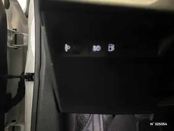 PEUGEOT 308 III - voiture d'occasion - Photo 15