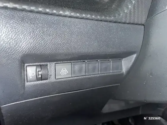 PEUGEOT 2008 II - voiture d'occasion - Photo 15