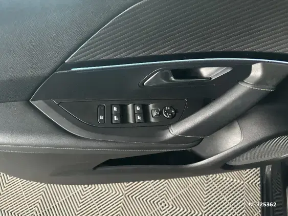 PEUGEOT 2008 II - voiture d'occasion - Photo 28