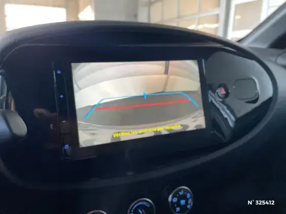 TOYOTA AYGO X - voiture d'occasion - Photo 14