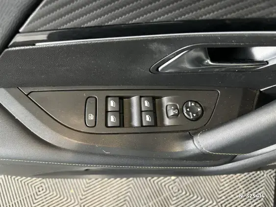PEUGEOT 2008 II - voiture d'occasion - Photo 31
