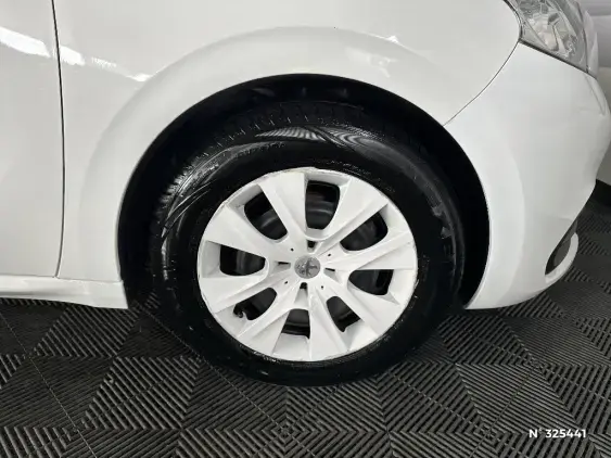 PEUGEOT 208 - voiture d'occasion - Photo 8
