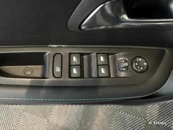 PEUGEOT 208 II - voiture d'occasion - Photo 29
