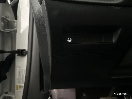 PEUGEOT 2008 II - voiture d'occasion - Photo 15