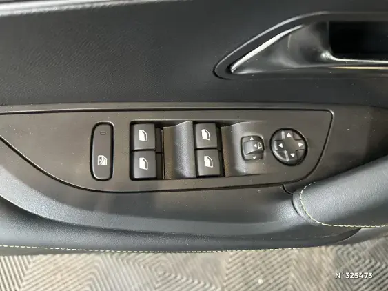 PEUGEOT 2008 II - voiture d'occasion - Photo 30