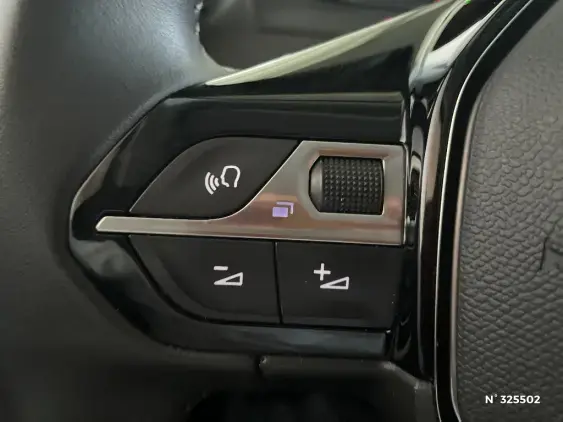 PEUGEOT 2008 II - voiture d'occasion - Photo 26