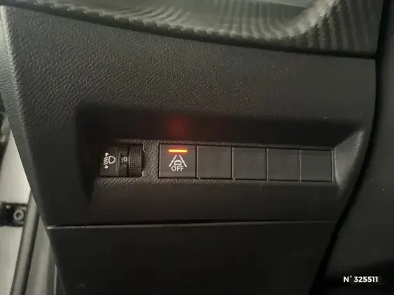 PEUGEOT 208 II - voiture d'occasion - Photo 15