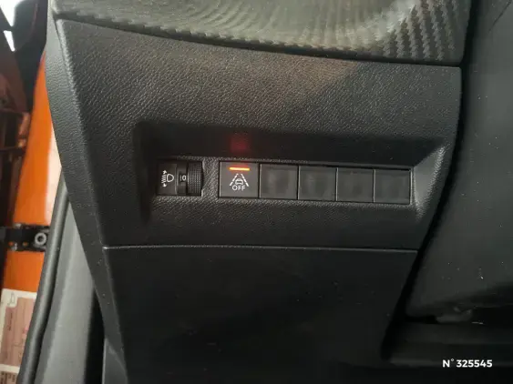 PEUGEOT 2008 II - voiture d'occasion - Photo 15