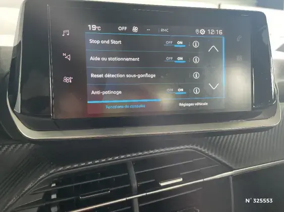 PEUGEOT 2008 II - voiture d'occasion - Photo 26