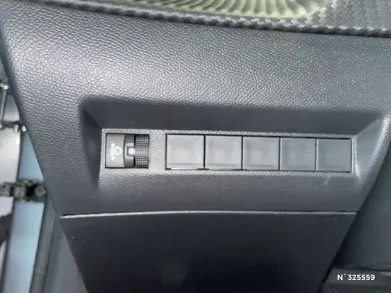PEUGEOT 208 II - voiture d'occasion - Photo 15