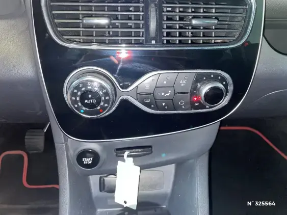RENAULT CLIO IV - voiture d'occasion - Photo 26