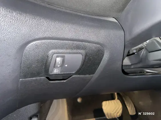 RENAULT SCENIC IV - voiture d'occasion - Photo 15