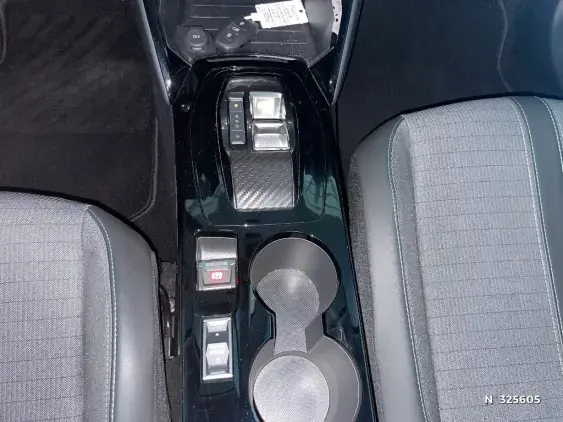 PEUGEOT 2008 II - voiture d'occasion - Photo 25