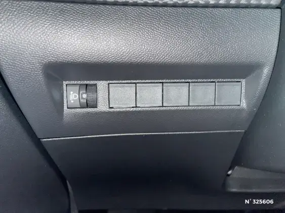 PEUGEOT 208 II - voiture d'occasion - Photo 15